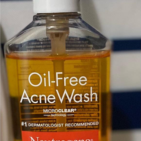 Bundle of facial cleansers - Picture 3 of 9